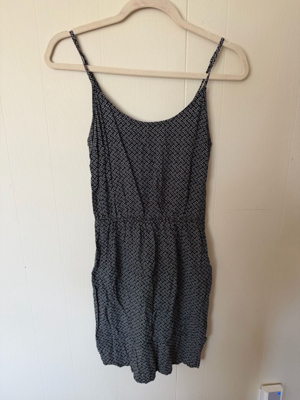 Sleeveless Floral Printed Dress in Black and White